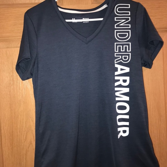 Under Armor workout shirt - Picture 1 of 1